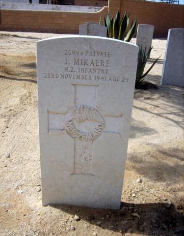 Jack Mikaere's grave
