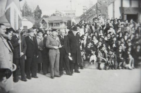 Monty speaking at Whakarewarewa..