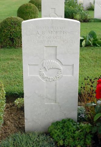 Athol Russell Morris' grave