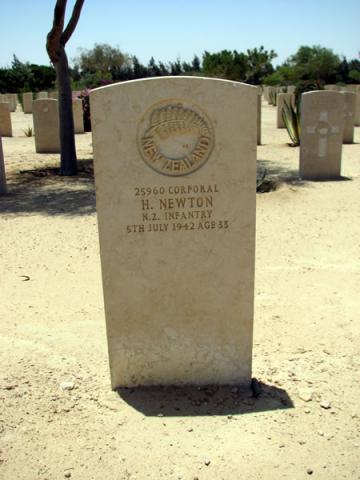 Hautapu Newton's grave