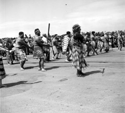 The Ngāti Tūwharetoa return party