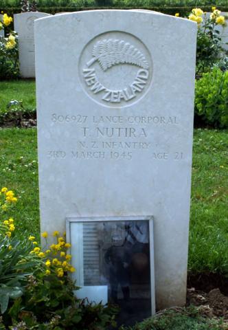 Tahu Nutira's grave