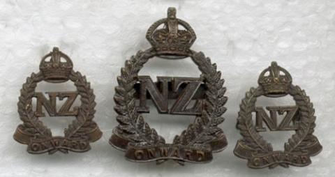 Officers bronze Onwards badge set