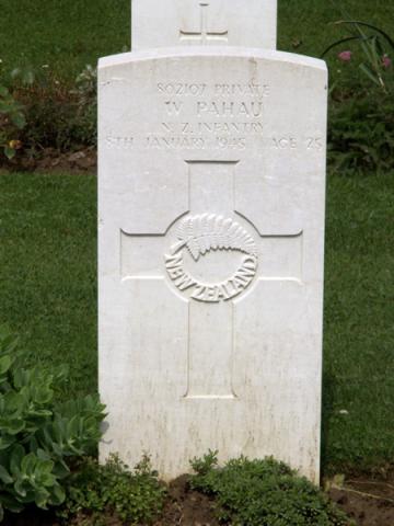 Whareraima Pahau's grave