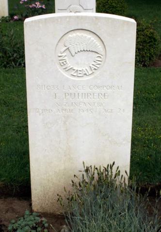 Teaomarama Puhirere's grave