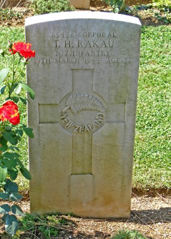 Thomas Rakau's grave