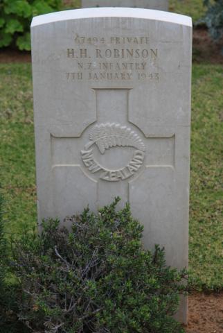 Henry Horoatua Robinson's grave