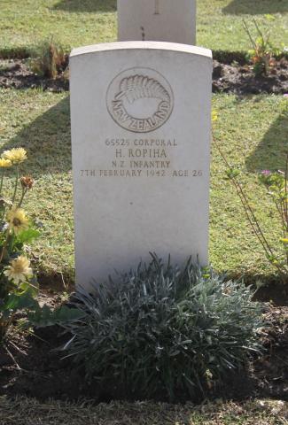 Himiona Ropiha's grave