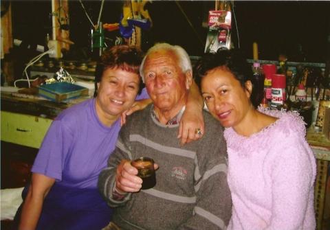 Archie with his daughters