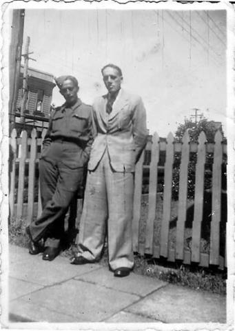 Selwyn Raukawa Park me Doug Sinclair Wellington 1943