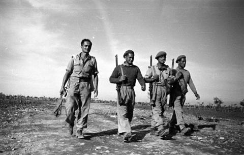 Māori Battalion men near Rimini, Italy