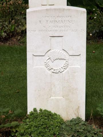 Tauranga Taumaunu's grave