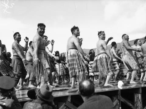 Ruaumoko A004883.jpg